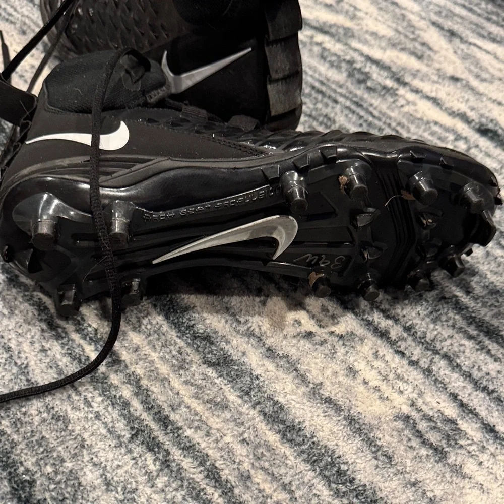 Nike Black and White Athletic Shoes